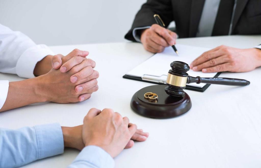 پرونده طلاق توافقی در دفتر وكالت عدل محور
