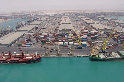 نخستین کشتی تجاری رو- رو کالای ترانزیتی در بندر نوشهر پهلو گرفت
