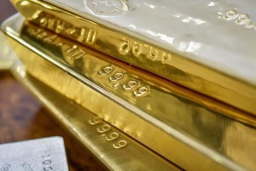 قیمت طلا همچنان رو به کاهش است