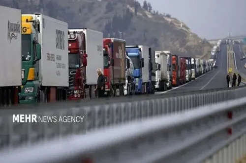 عامل معطلی کامیون ها در مرز آستارا محدودیت ظرفیت جمهوری آذربایجان است