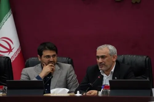 نظام مالیاتی باید هم زمان درآمد و تولید را تقویت کند